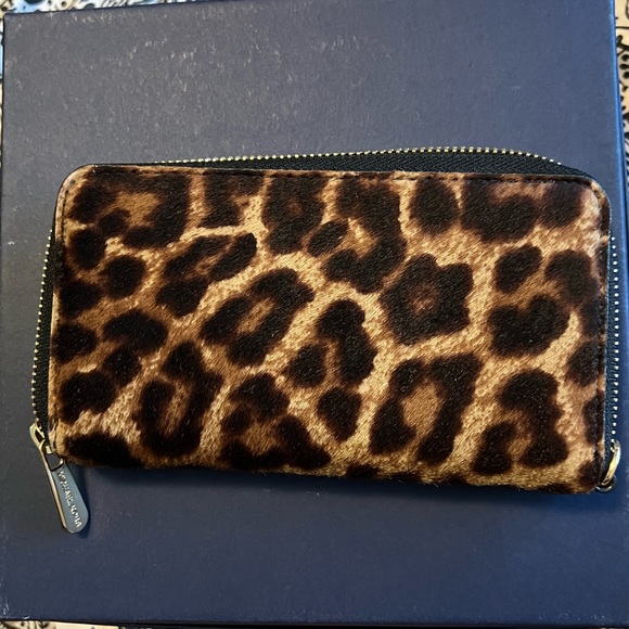 MICHAEL KORS ANIMAL PRINT WRISTLET/WALLET (strap not included) - Picture 3 of 5